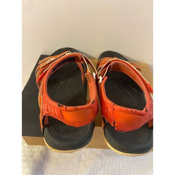 Red Teva tirra sandals used peeling 8.5 - Picture 2 of 6